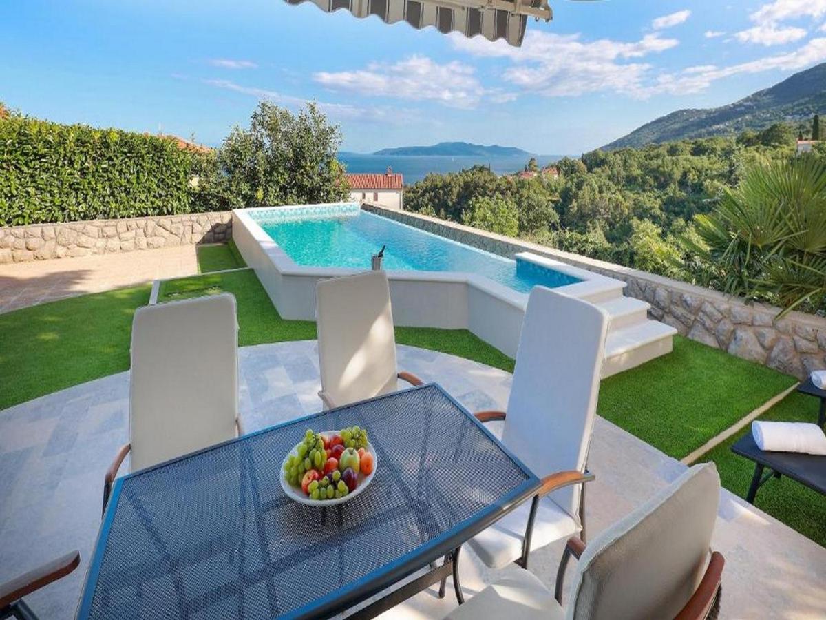Vita,free Wifi,nearby Sea Villa